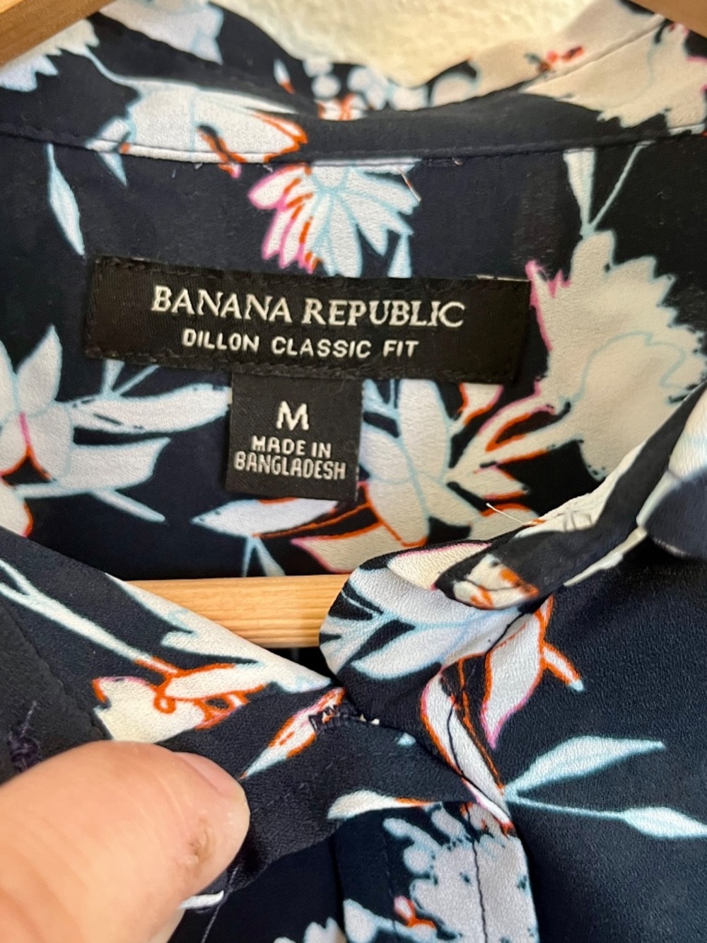 Banana Republic Dillon Classic Fit Floral Button Front Blouse Navy Blue Medium - Picture 3 of 6